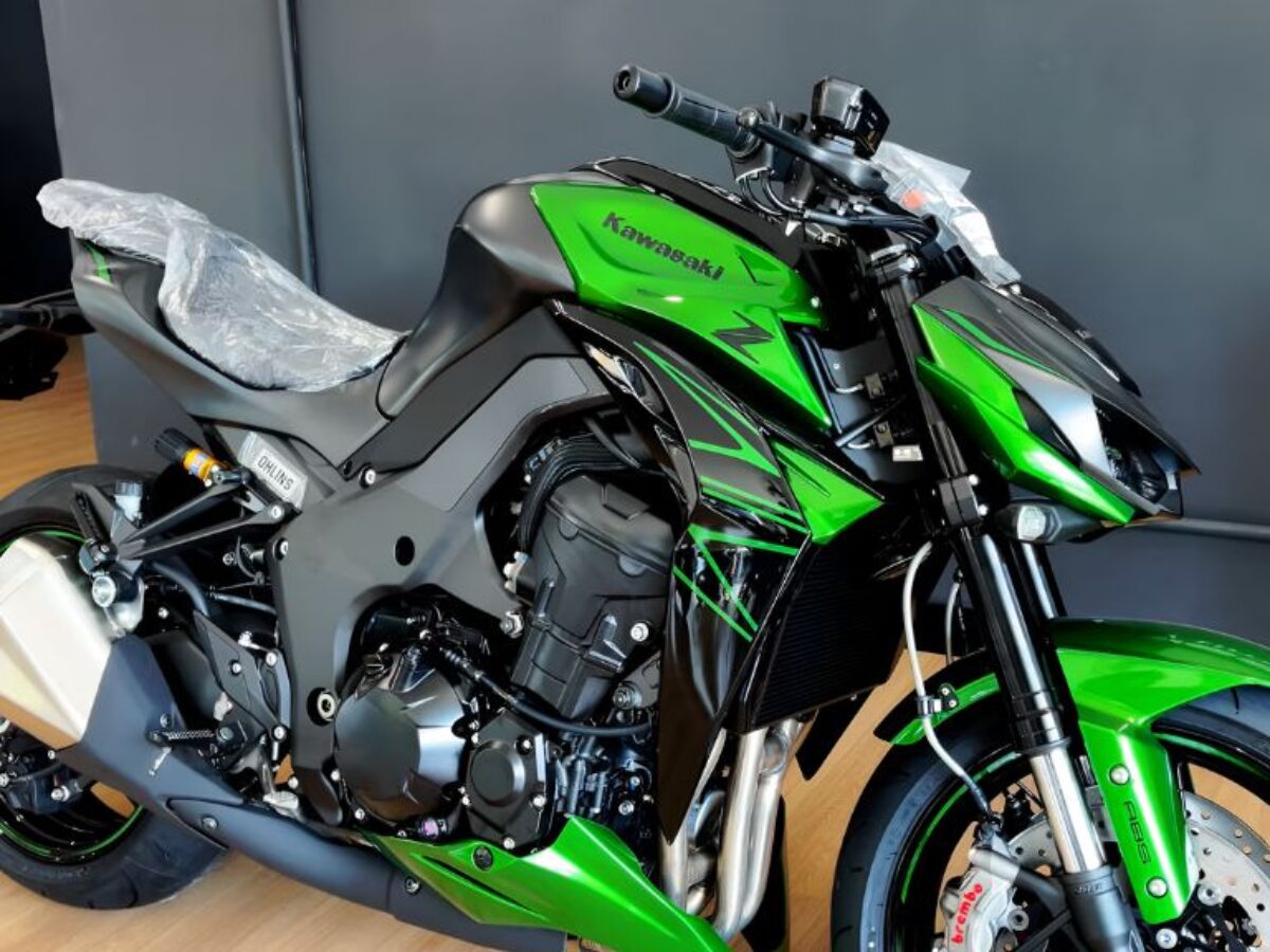 Let's Dive Into New 2025 Kawasaki Z1000
