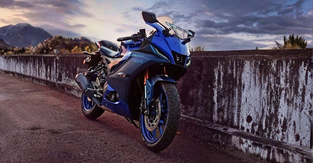 Yamaha R15 front design with LED headlights